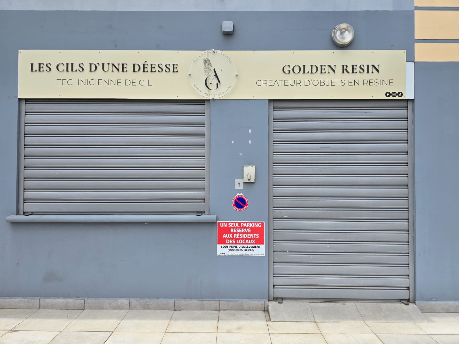 Enseigne maison d'art et de beauté 2